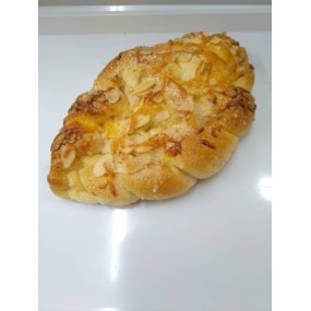 Almond Twist - 杏仁面包