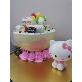 Hello Kitty Knock Knock Cake